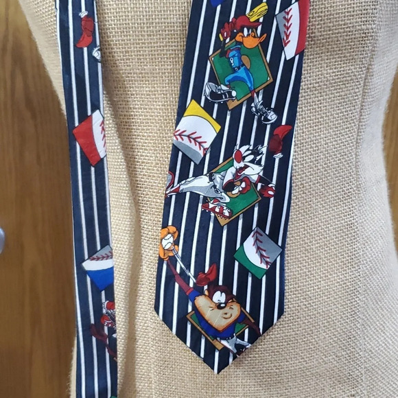 Vintage Warner Brothers looney tunes baseball theme tie - Picture 1 of 4